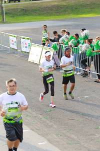 BIB: 1907
                            <button type="button" onclick="openModal(3550905)" class="btn btn-primary btn-sm float-right btn-popup" data-toggle="modal" data-target=".modal-high-quality">
                        <i class="fas fa-shopping-cart"></i> Add to Cart
                    </button>
                                            <button type="button" onclick="isThisMe(3550905, true)" class="btn btn-success btn-sm float-right btn-popup btn-isme hidden" data-toggle="tooltip" data-placement="bottom" title="นี่คือรูปของคุณใช่ไหม คลิกที่นี่เพื่อเอาเข้าอัลบั้ม">
                        <i class="fas fa-plus"></i> Add to album
                    </button>
                    <button type="button" onclick="isThisMe(3550905, false)" class="btn btn-warning btn-sm float-right btn-popup btn-isnotme hidden">
                        <i class="fas fa-ban"></i> Remove from album
                    </button>